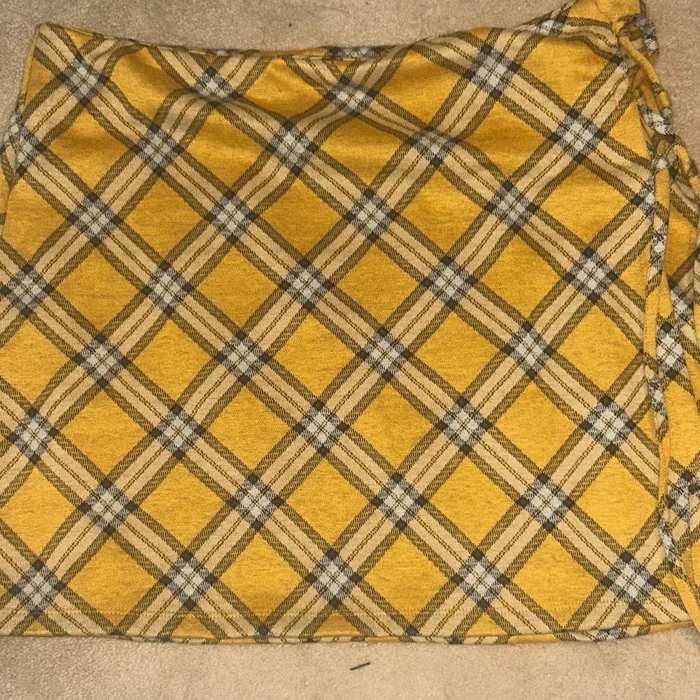 Madden NYC Mini Skirt XL Clueless vibes Yellow Black Plaid Lace up style side
